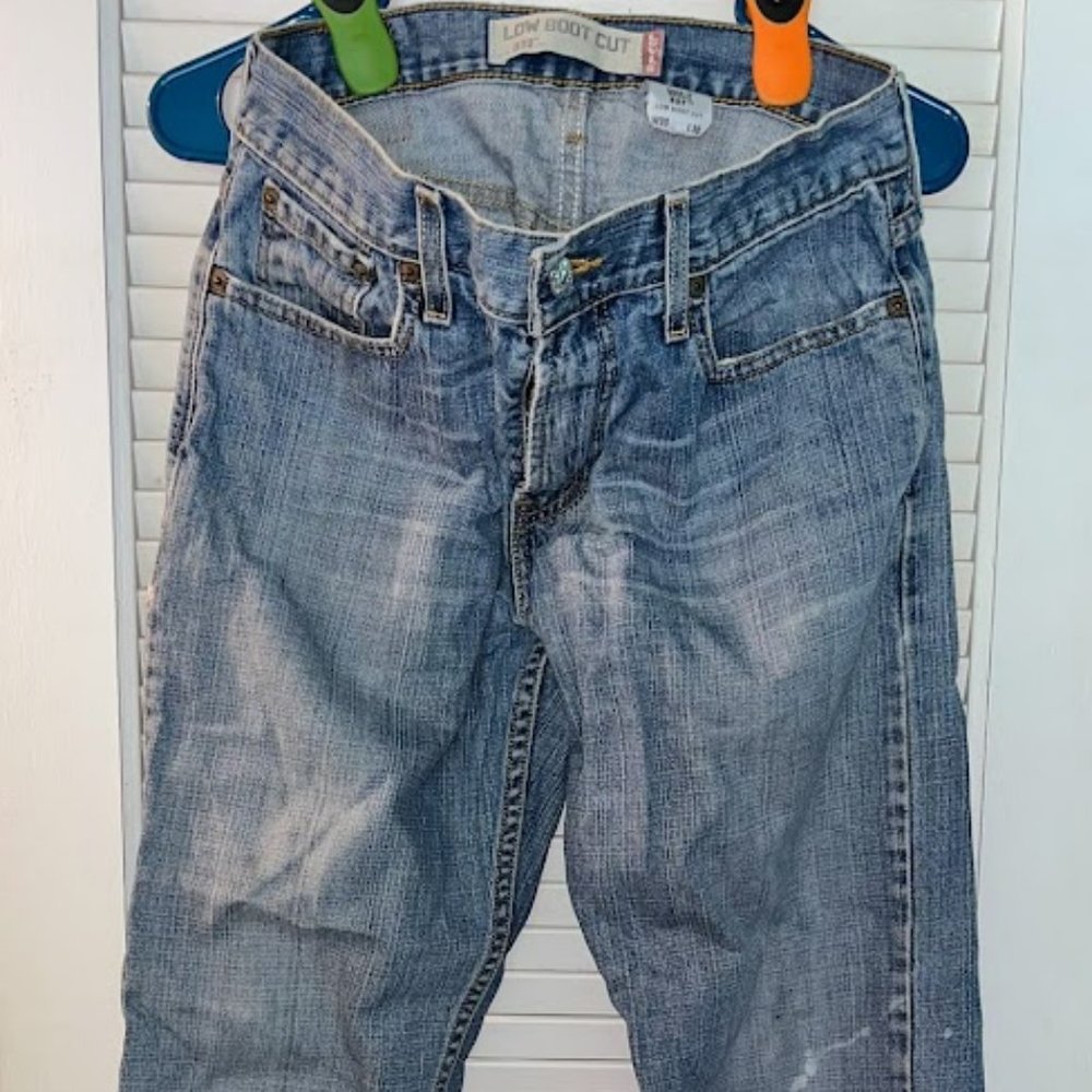 Well Worn (Naturally Distressed)  Levi Jeans - Boot Cut - 527 - 30 x 30